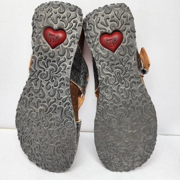 Think! Womens size 8 Mizzi Silver Leather Cut-Out Mule Sandals New - Picture 9 of 9